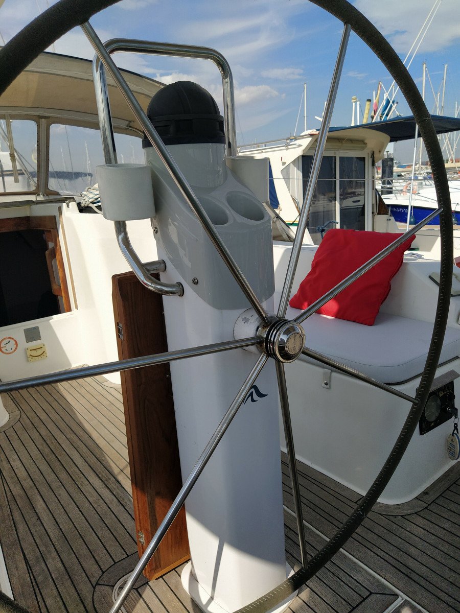 Intime Segelerfahrung mit Snacks in Barcelona