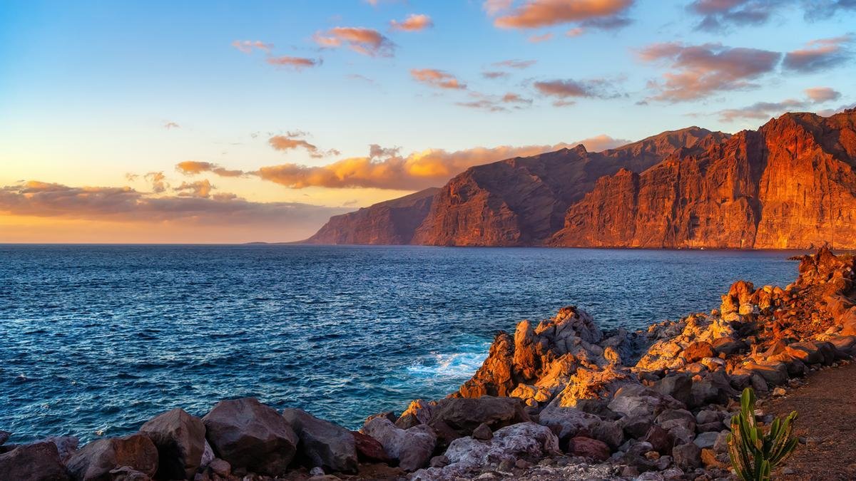 Vacaciones en velero por Tenerife, disfrute de la navegación.