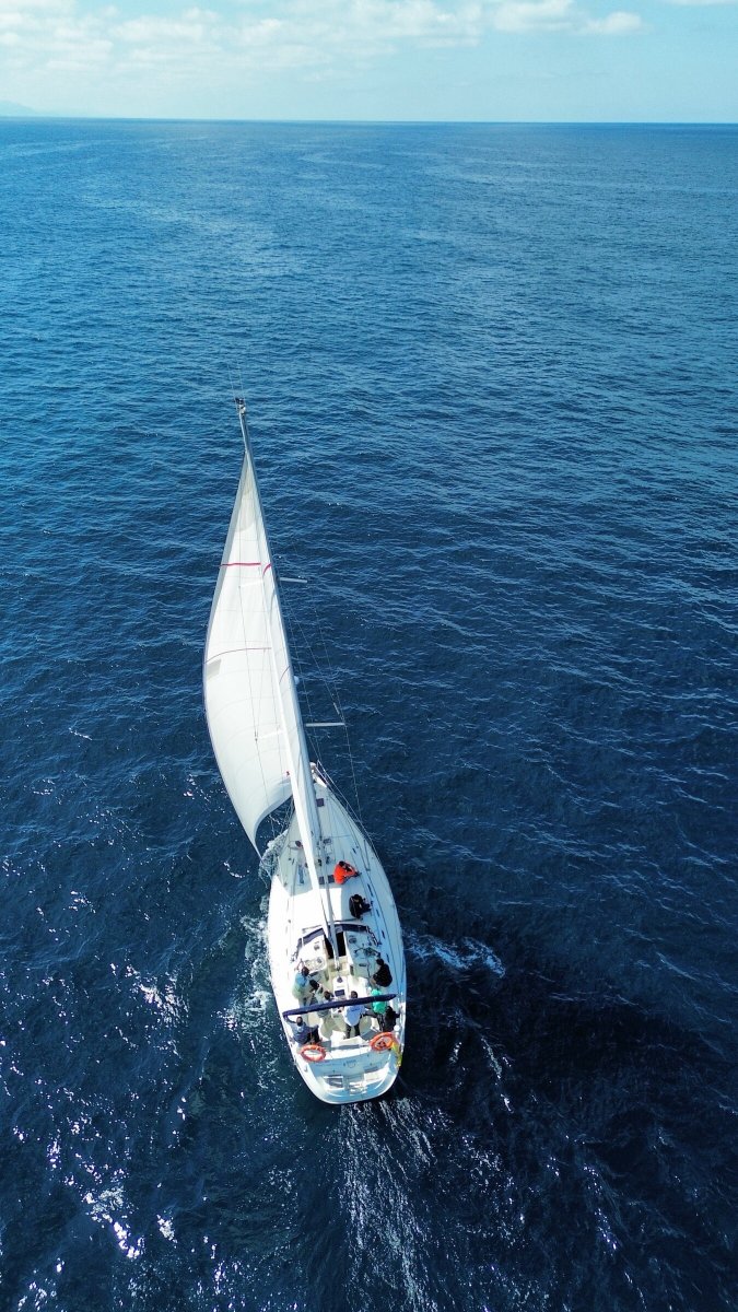 Erforsche die Gewässer von Getaria mit unserer Segelpraxis