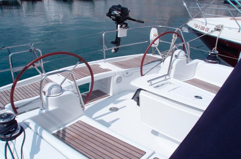 beneteau-oceanis-43_10.jpg