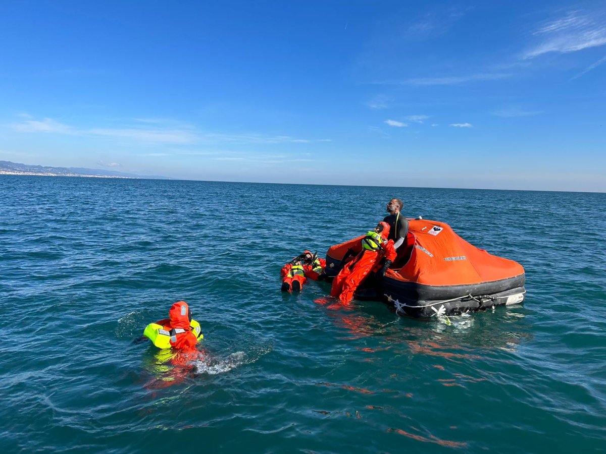 Esperienza di viaggio in barca a Barcellona