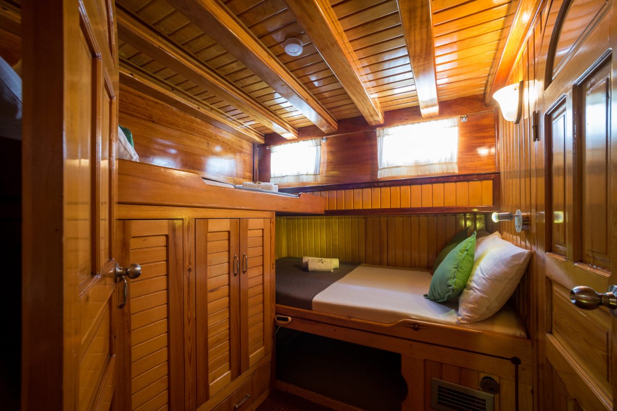 Viaje en barco por la costa escénica de Montenegro