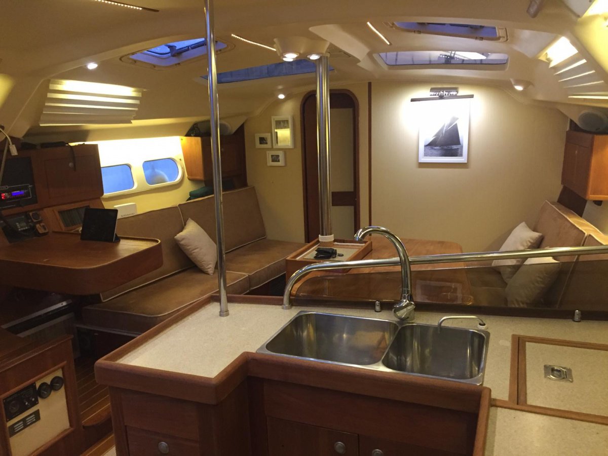 Velero - Hunter Marine - 410