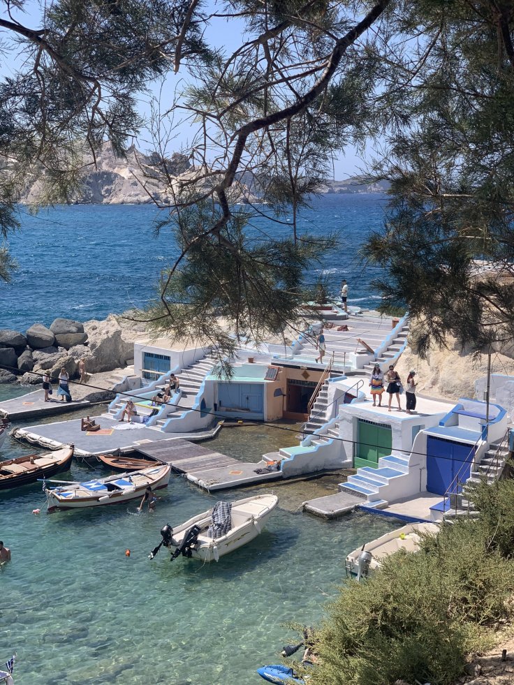 Navigare nelle Cicladi da Milos