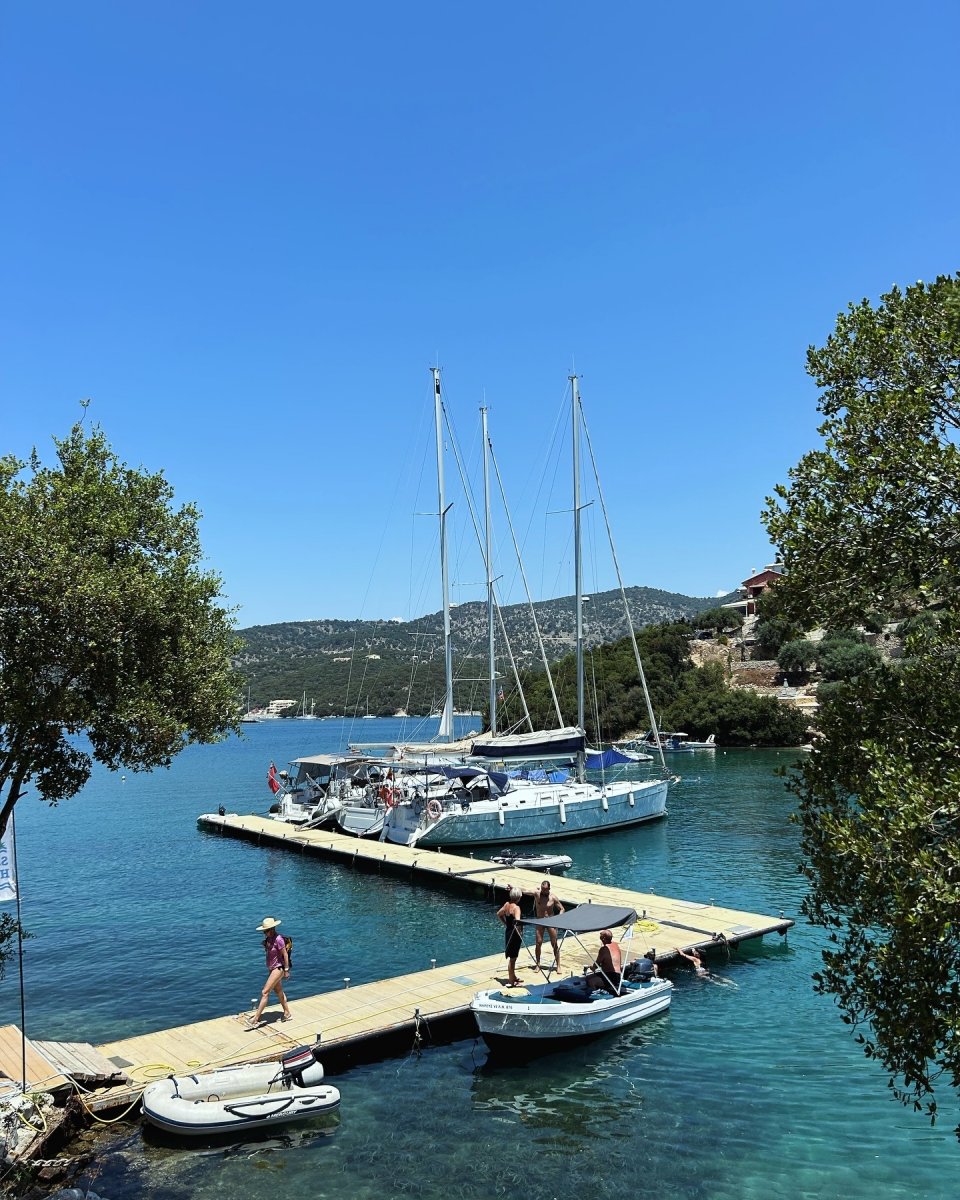 Segeln Sie mit einem klassischen Segelboot durch die griechischen Ägäischen Inseln