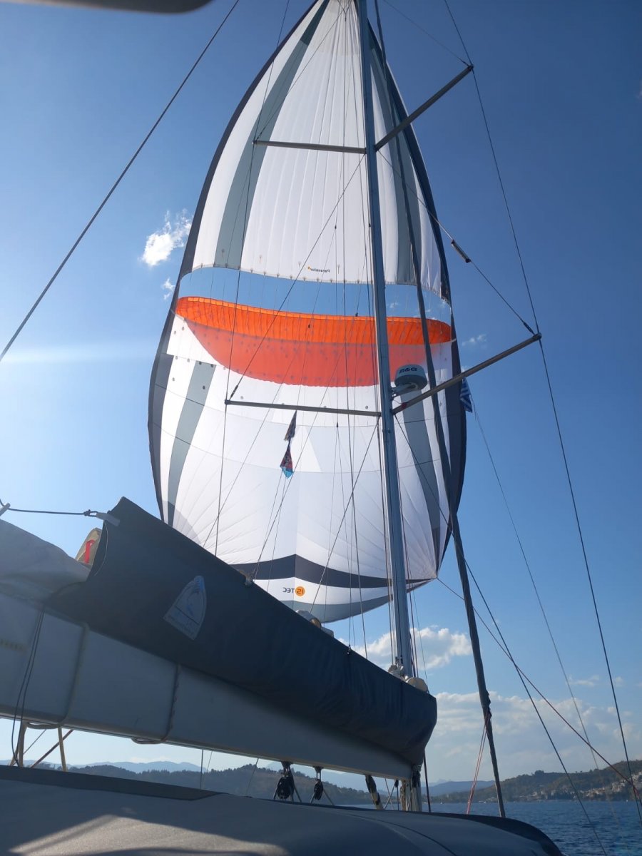 Aprende a navegar en un barco de lujo con nuestros expertos instructores