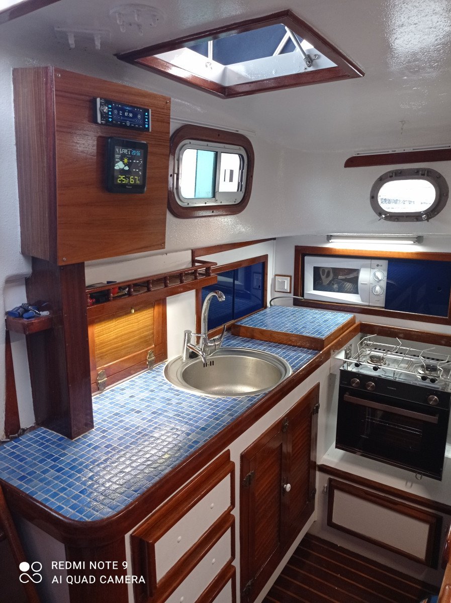 Menorca circumnavigation and yoga from Barcelona