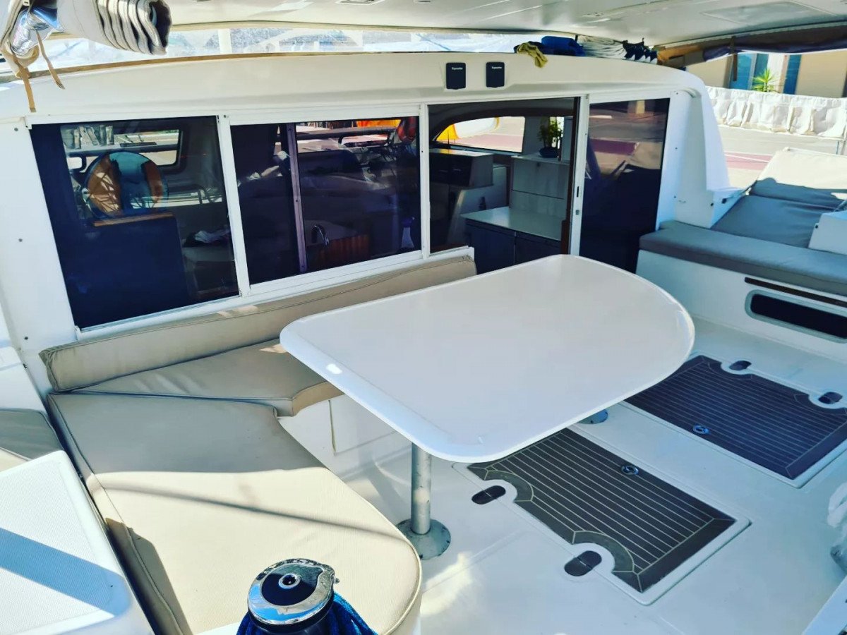 Catana - 14 {{i18n.meters}}