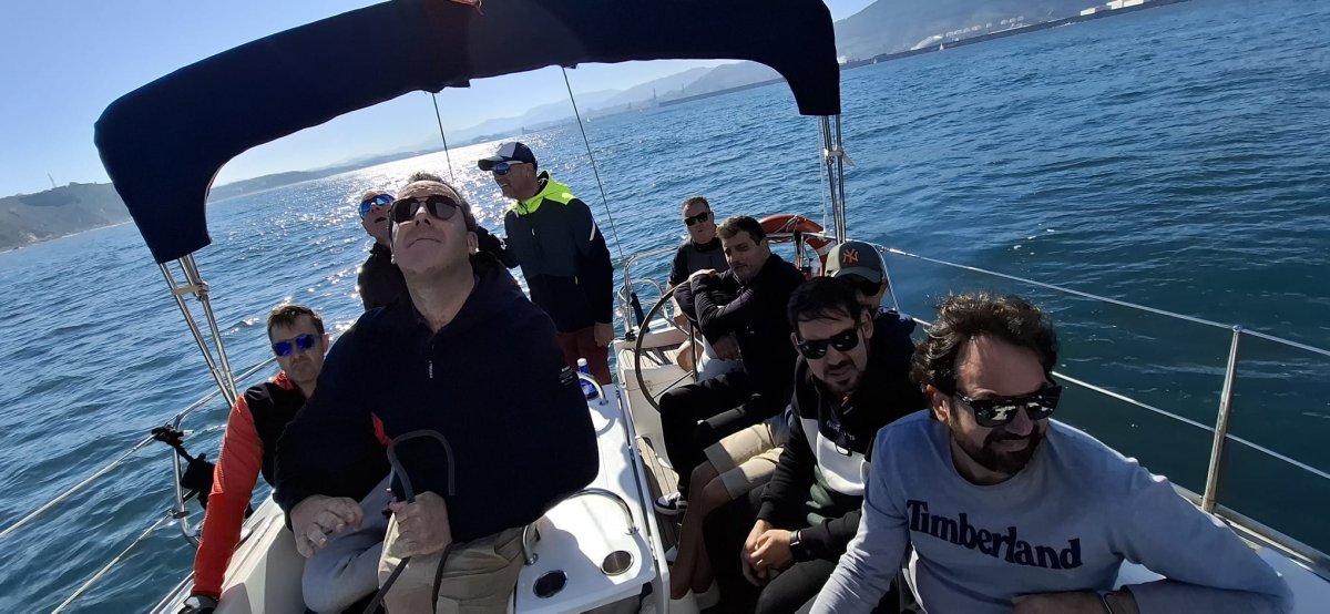 Sailing workshop in Getxo, enjoy boating navigation.