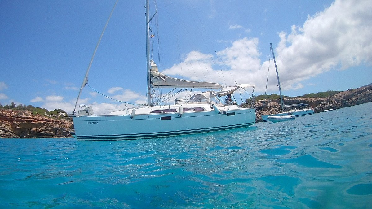 Sailboat in Ibiza with Snorkeling, Snack and Drink