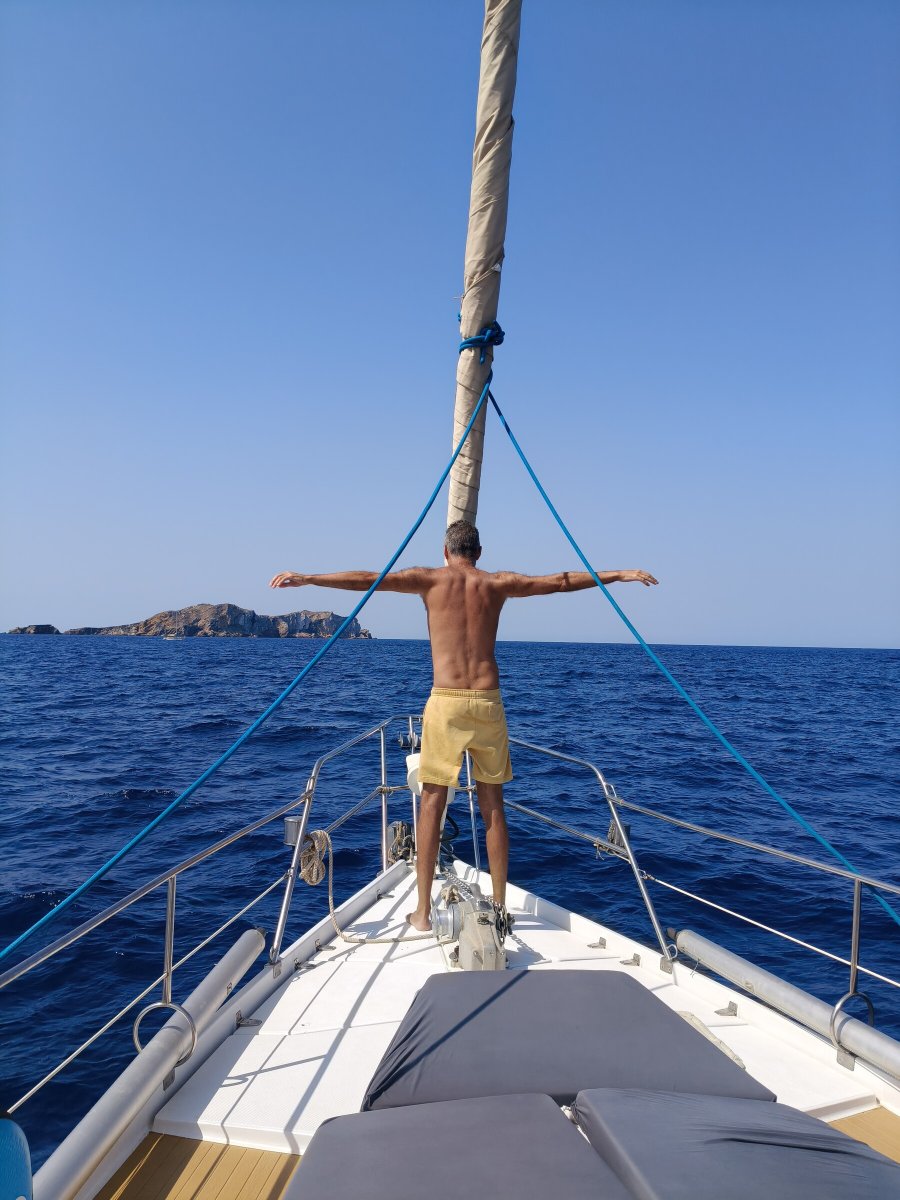 Traversata del Mediterraneo: Sardegna a Sicilia | Vita a bordo e mare aperto