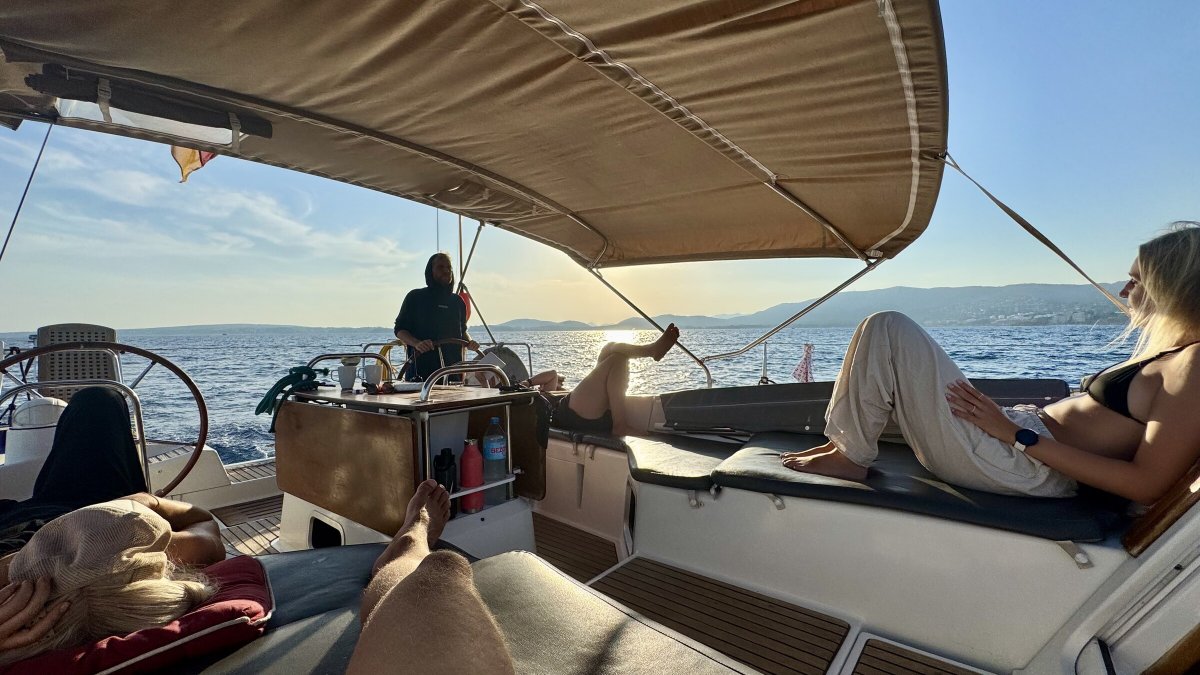 Luxury sailing boats for navigation trips