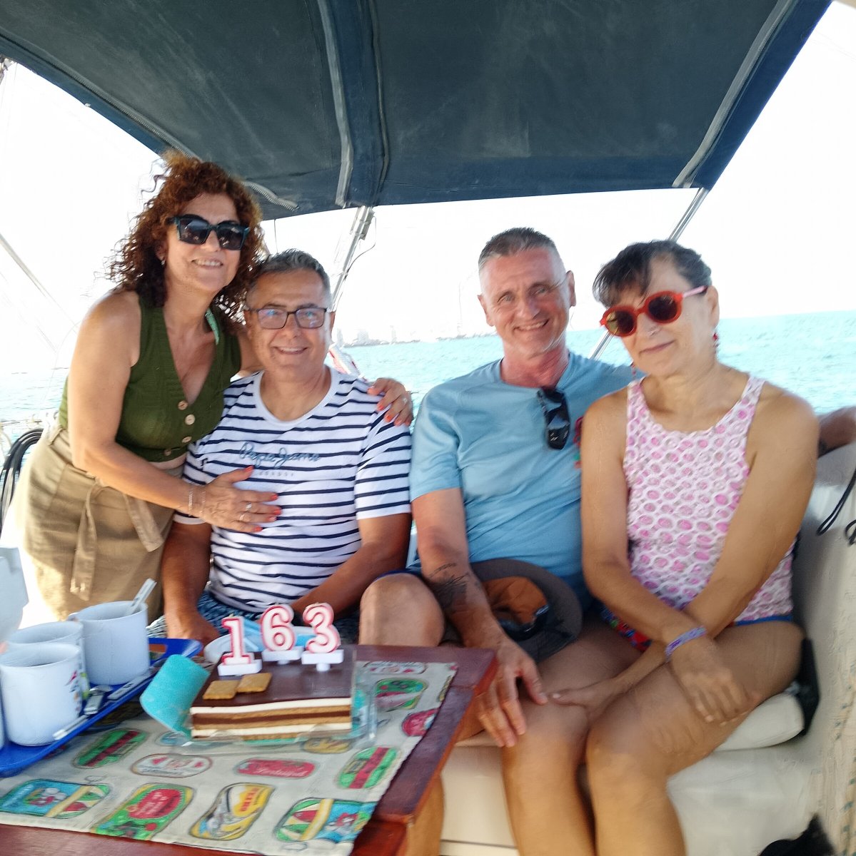 Goditi la navigazione nel Mediterraneo