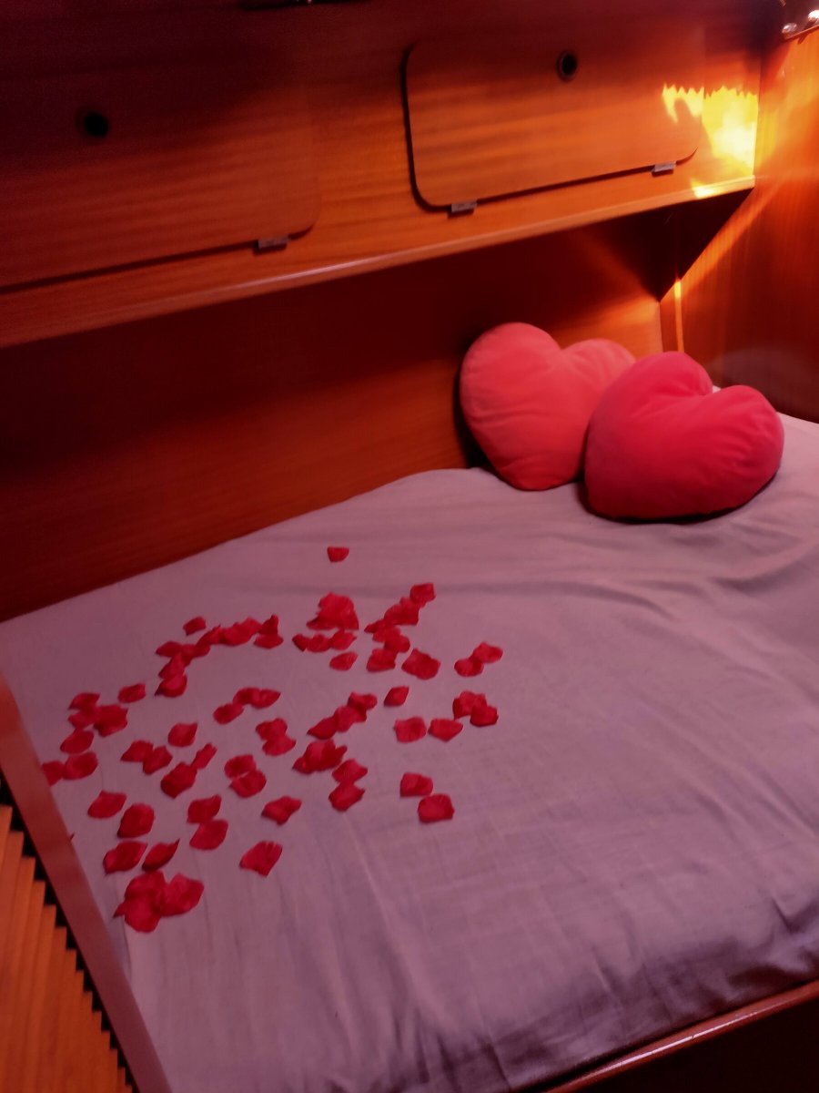 Enjoy life on board and delicious food