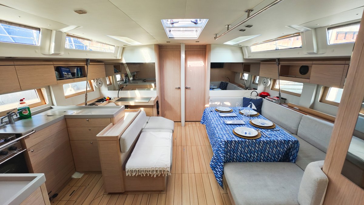 Bénéteau - 51.1 metri