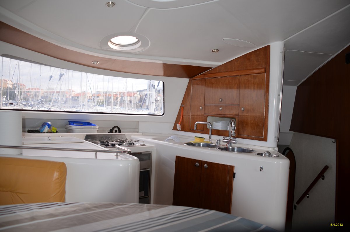 Catamaran - Fountaine - 13 meters