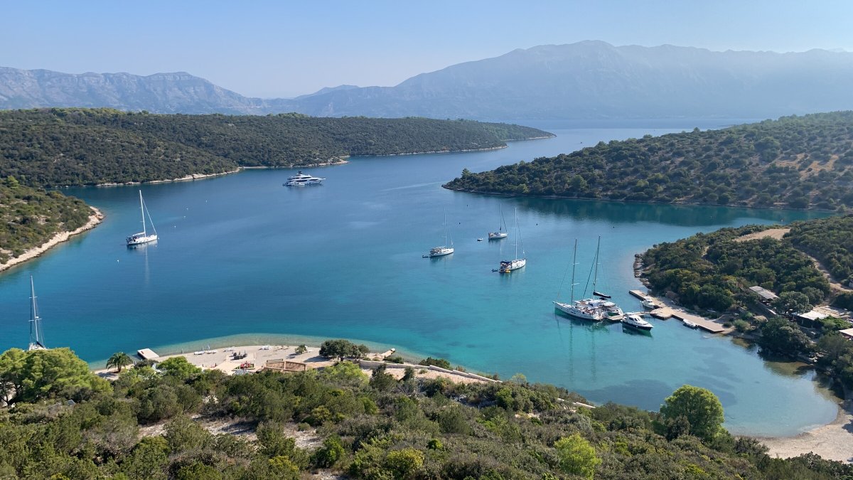 Corso di vela per principianti lungo la costa croata