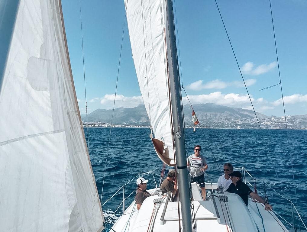 Sailing course on a boat