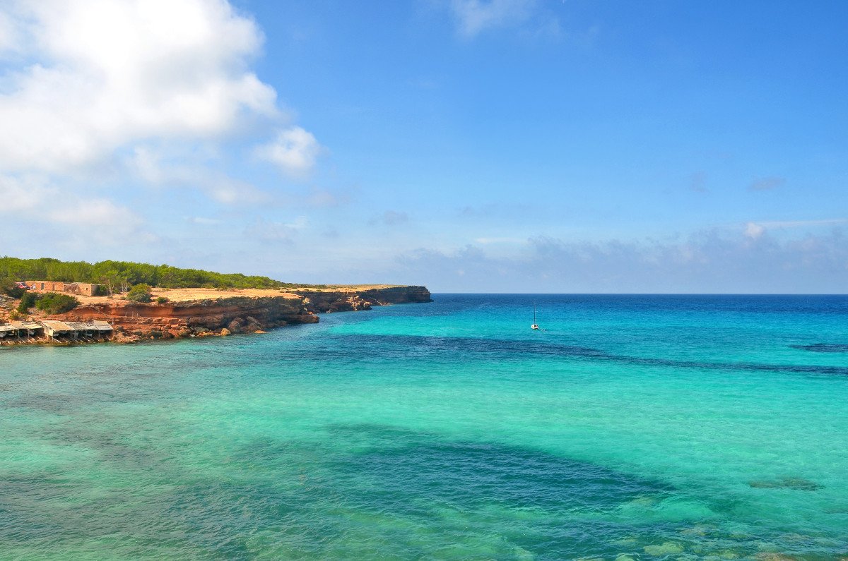 Segeln im Mittelmeer: Ein Abenteuer in Ibiza und Formentera