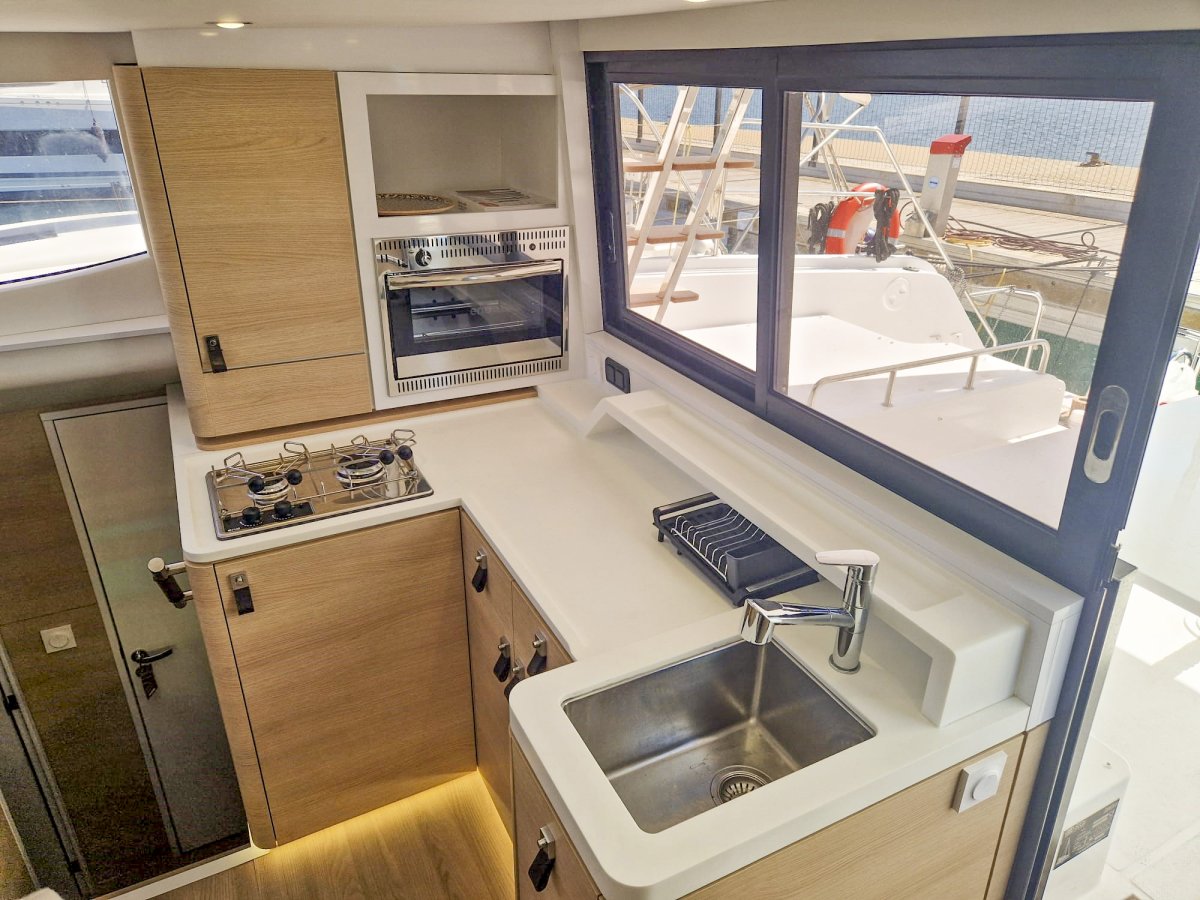 Privacy sul mare: crociera in catamarano a Ibiza