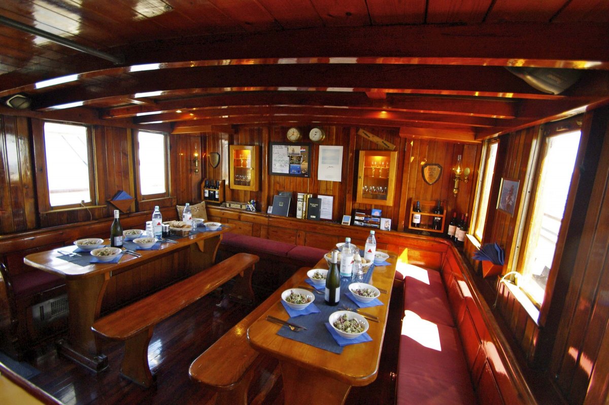 Lussuosi yacht al mare