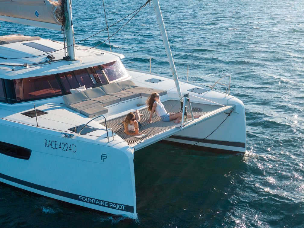 Fountaine - PAJOT ASTREA 42