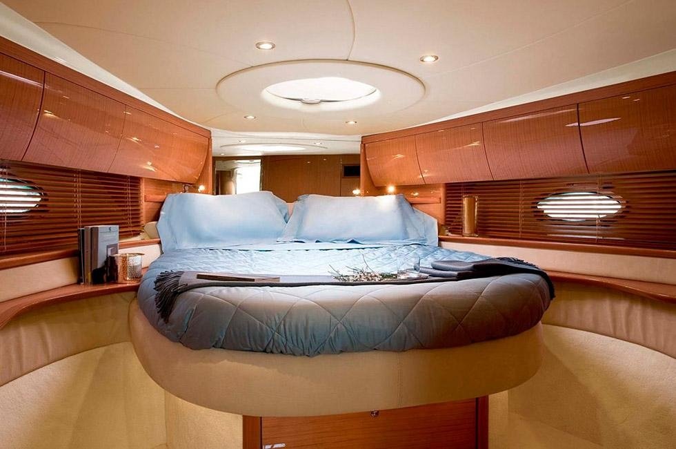 Luxury Motor Yacht charter from Algarve