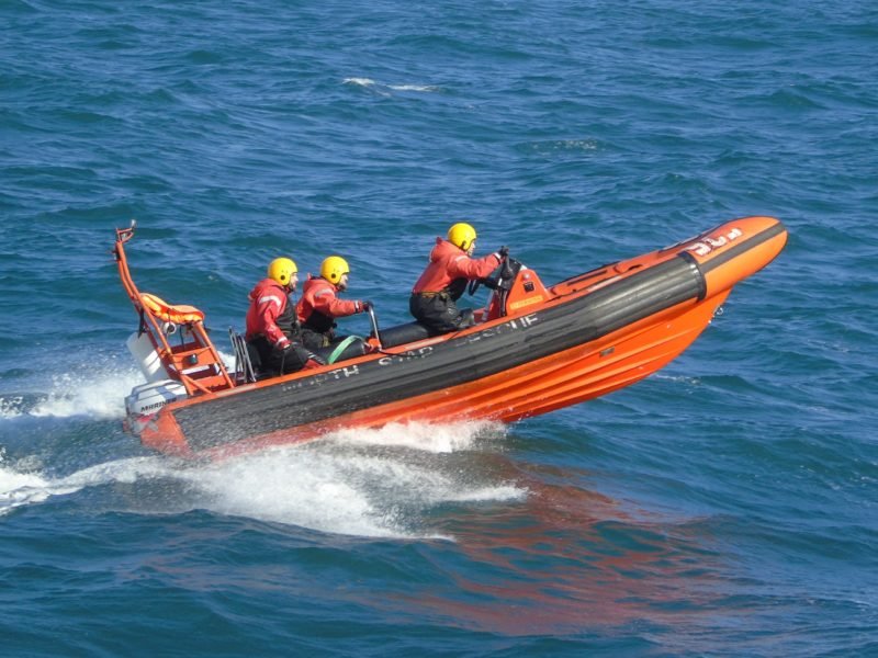Erneuerung von Ausrüstung für schnelle Rettungsboote