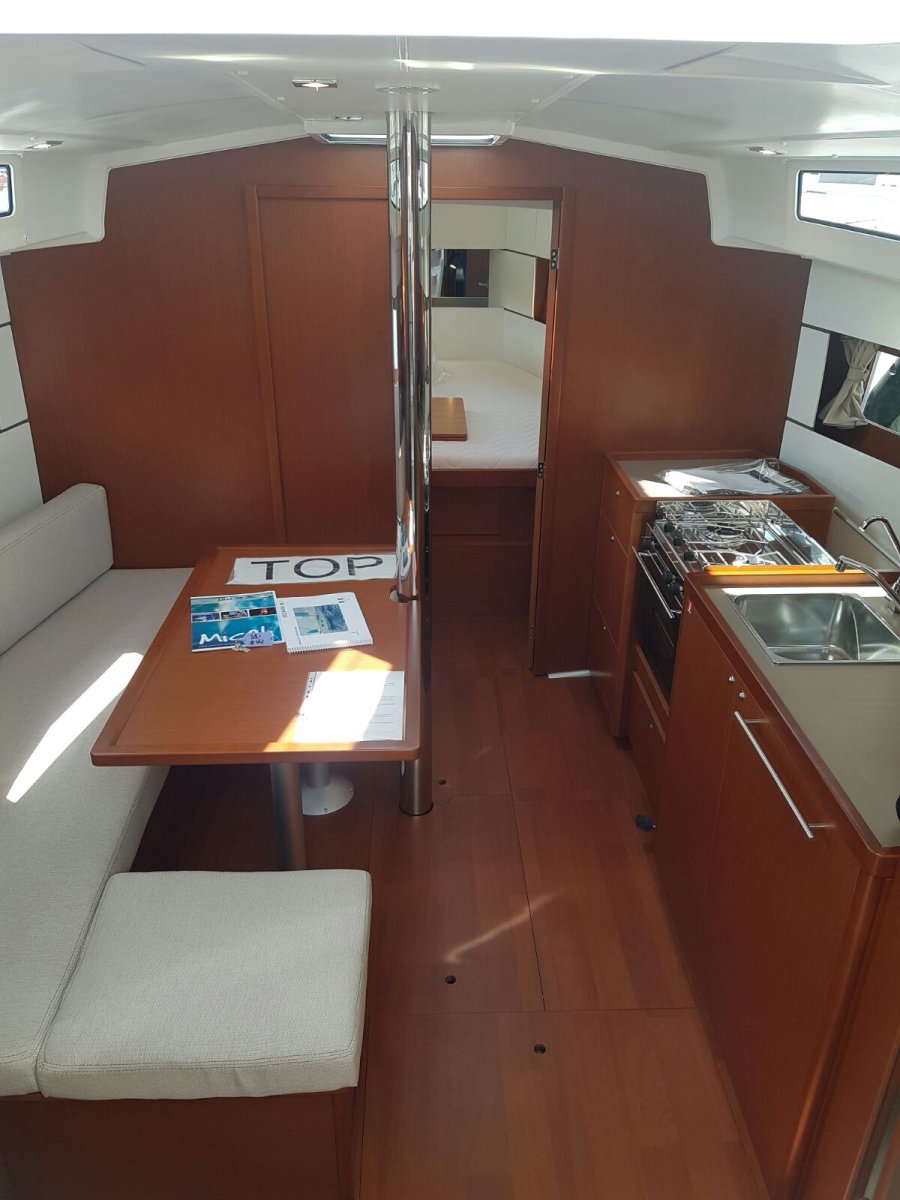 Sailboat - Pogo - 6 people