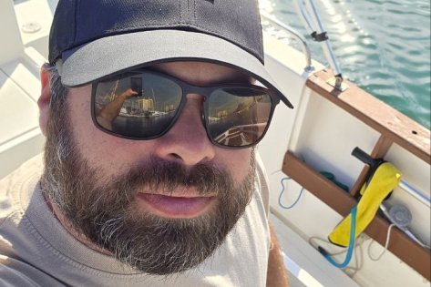 Aprendamos juntos a navegar en lancha desde Badalona