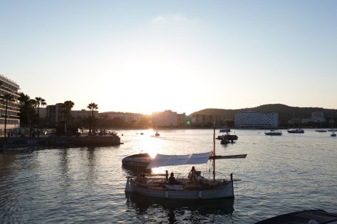Sunset Tour en llaüt eléctrico desde Puerto Portals