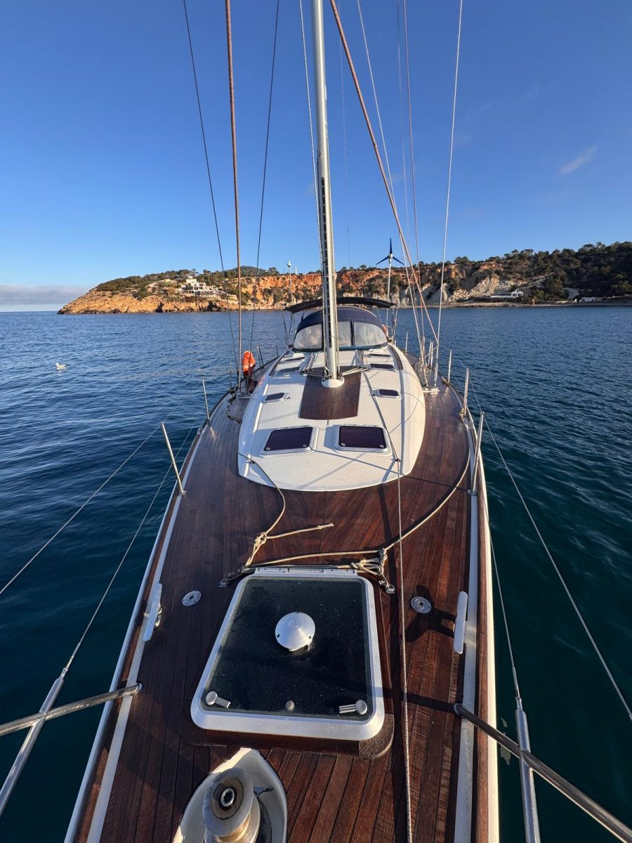 Barcos de larga distancia desde Valencia a Melilla