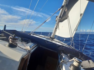 Navegación en Cerdeña desde el Parque de la Maddalena hasta el Parque de la Asinara