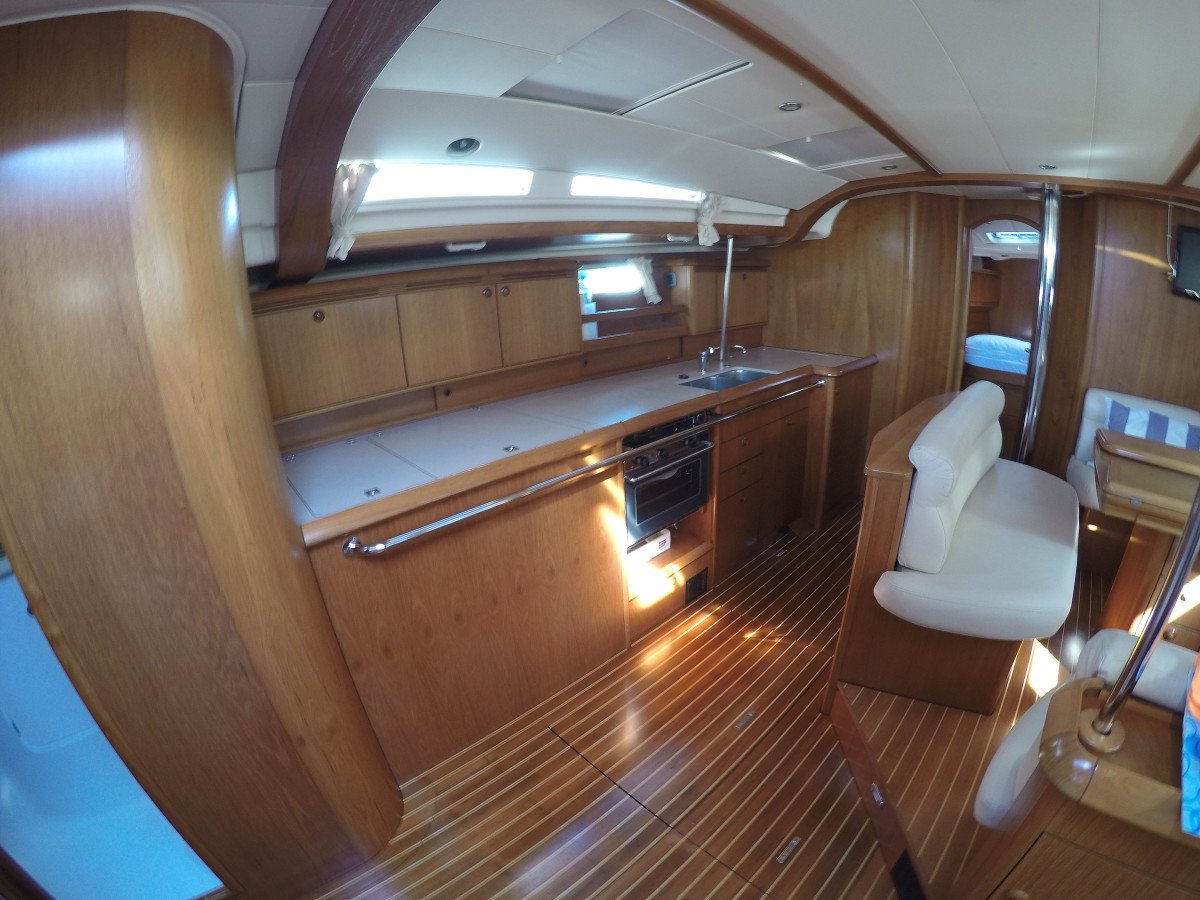 Sailboat - Jeanneau - 2 baths