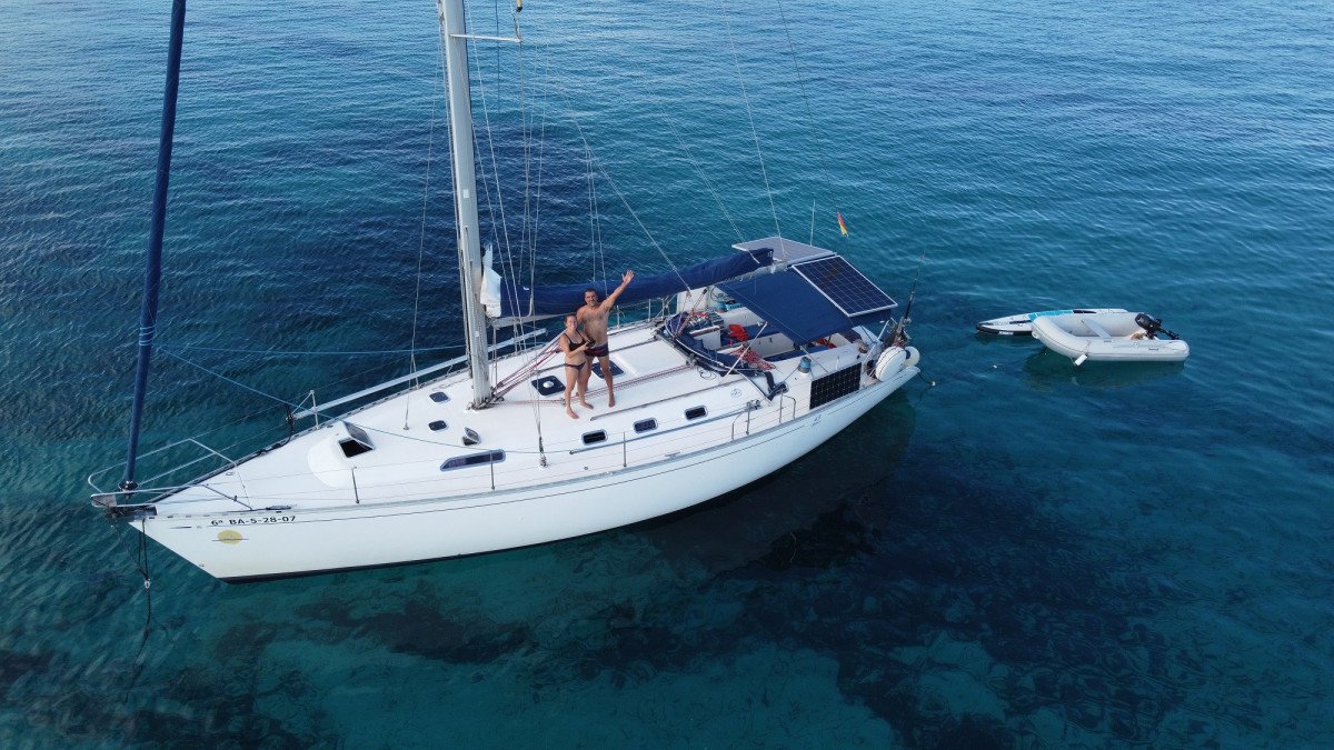 Dufour Yachts - Classic 43