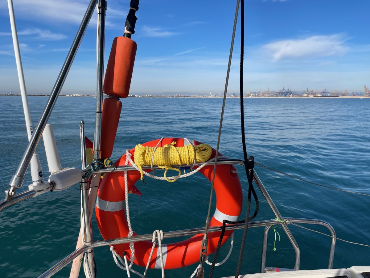 Segelboot in Valencia: Lernen und Meeresabenteuer