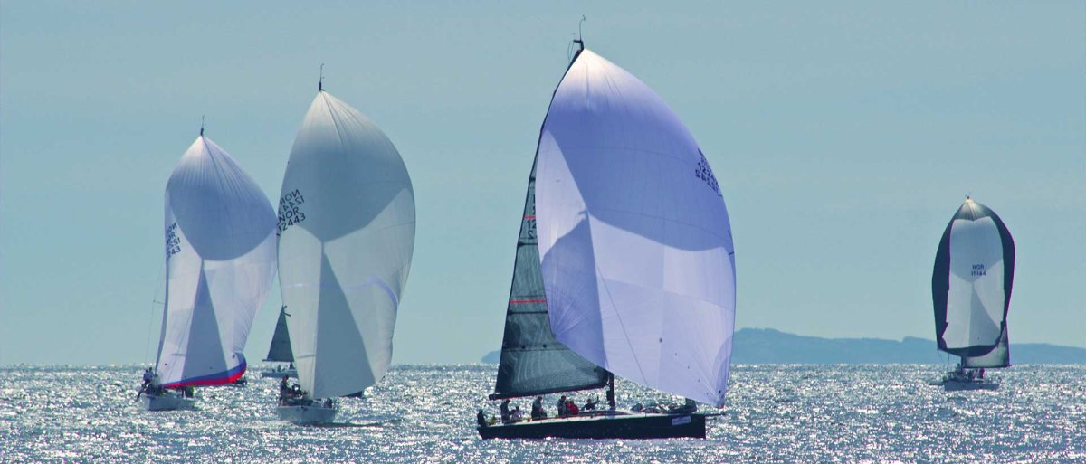 Curso de navegación en el Mar Mediterráneo
