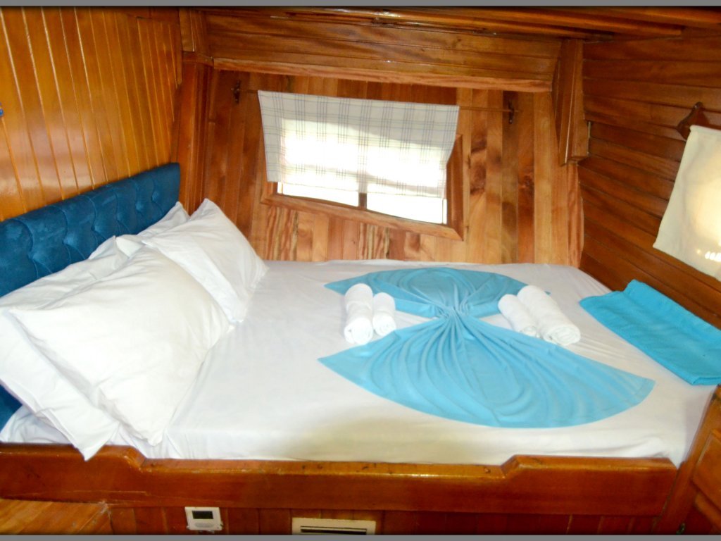 Boat Trip to Gocek Bays with Full Board Food Included