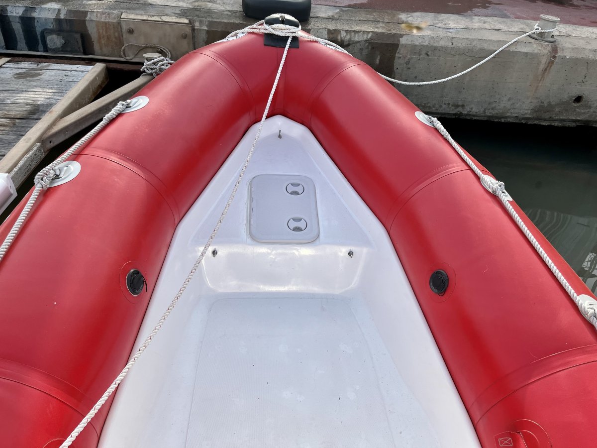 Motorboat - Zodiac - 4.7 meters