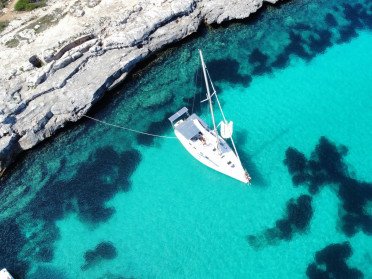 Course 7 days on board in Menorca from Barcelona. Your first miles as skipper