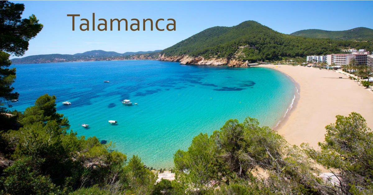 Naviga tra le acque cristalline di Ibiza