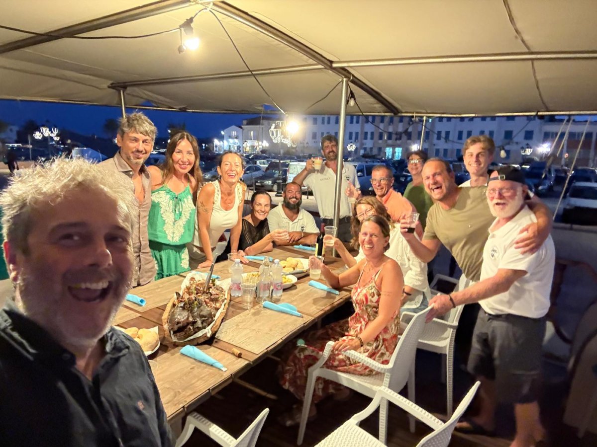 Esperienza di lusso in yacht in Sardegna con cucina e tradizione