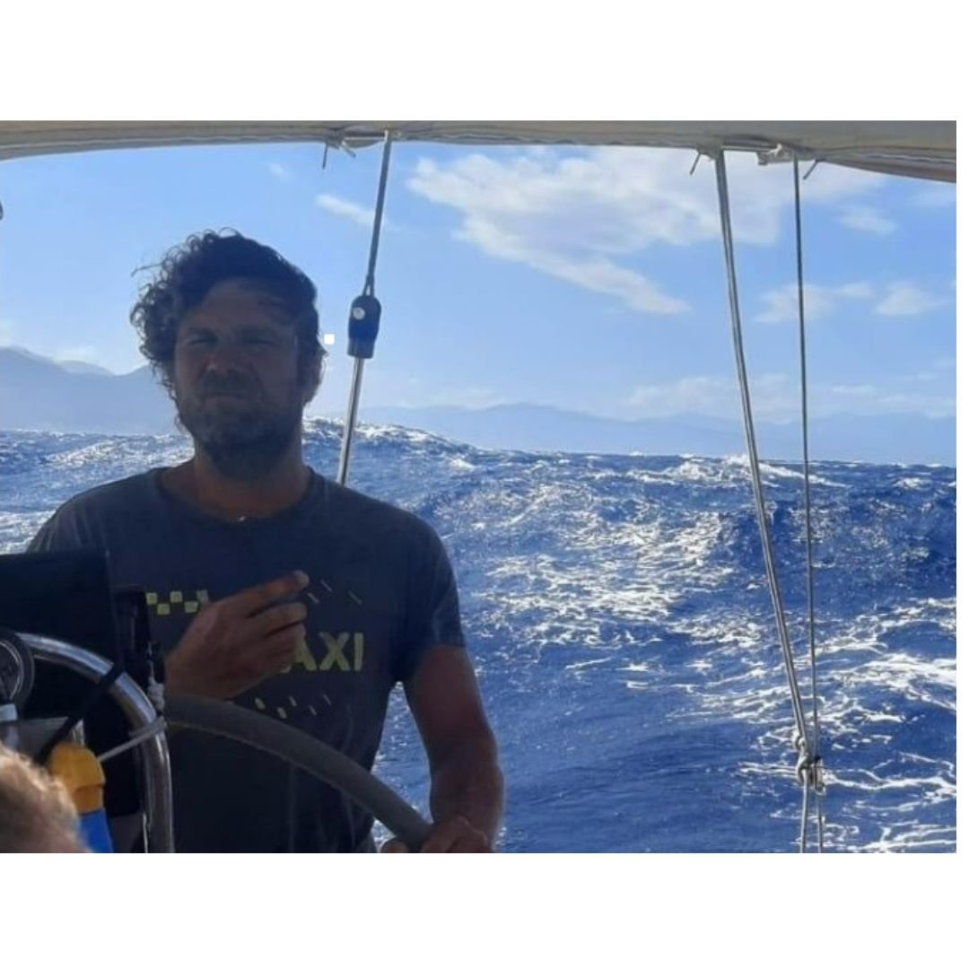 Viaje en velero desde Egadi a Grecia: templos y volcán