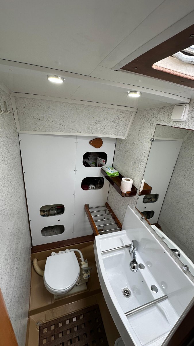 Sailboat - Amel - 8 people