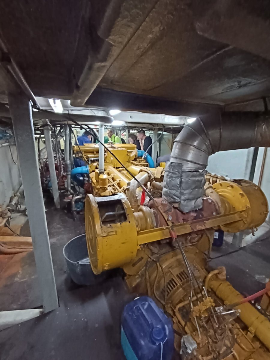 Barco de navegación en Águilas, España