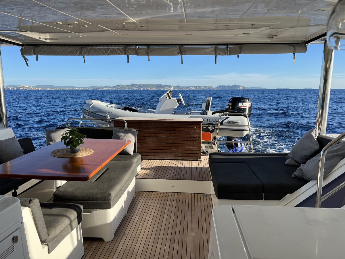 Experience sailing in the Mediterranean Sea on the Lagoon 52