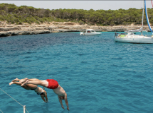 Explora las calas escondidas de Mallorca en un crucero con Youngline