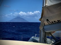 Vuelo en barco a través del mar y trekking entre los volcanes de las islas Eolias