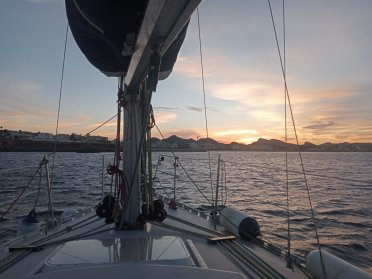 A day sailing on a sailboat through the Manga del Mar Menor