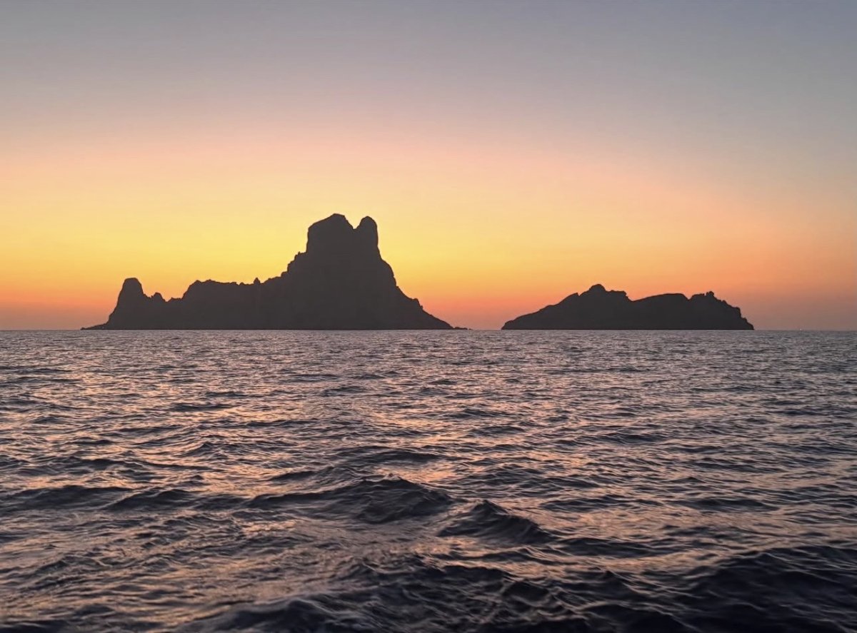 Migliora le tue abilità di navigazione in mare.